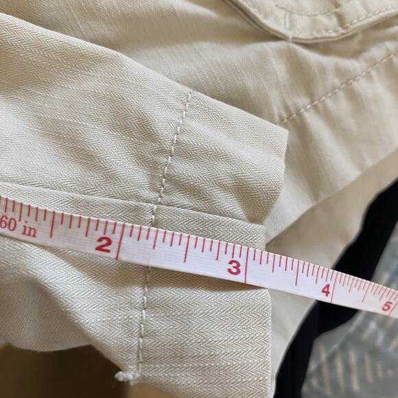 VTG Y2K Old Navy Cyber Utility Cargo Shorts Mid Rise Beige Size 2 Gorpcore - Picture 7 of 8